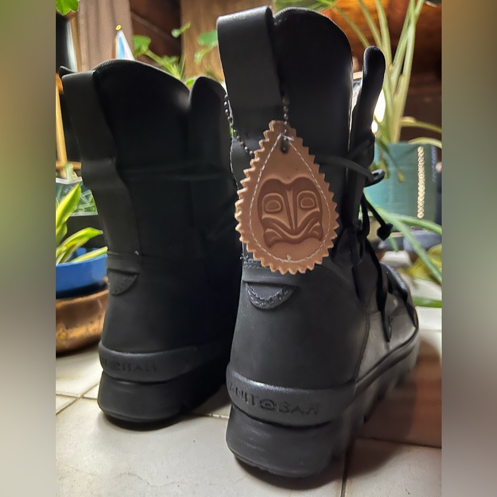 Manitobah Pacific Half Winter Boot NWT - Picture 6 of 8